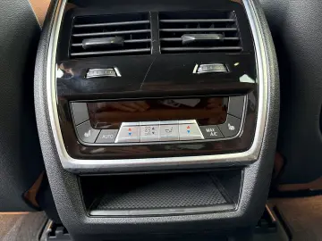 BMW X5 XDr45E MSpo Bowers&W CraftedC DisplayKey 360 HUD ACC