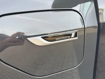 BMW X5 XDr45E MSpo Bowers&W CraftedC DisplayKey 360 HUD ACC