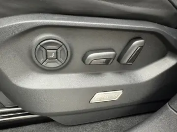 Volkswagen Touareg R V6 eHybrid 4M