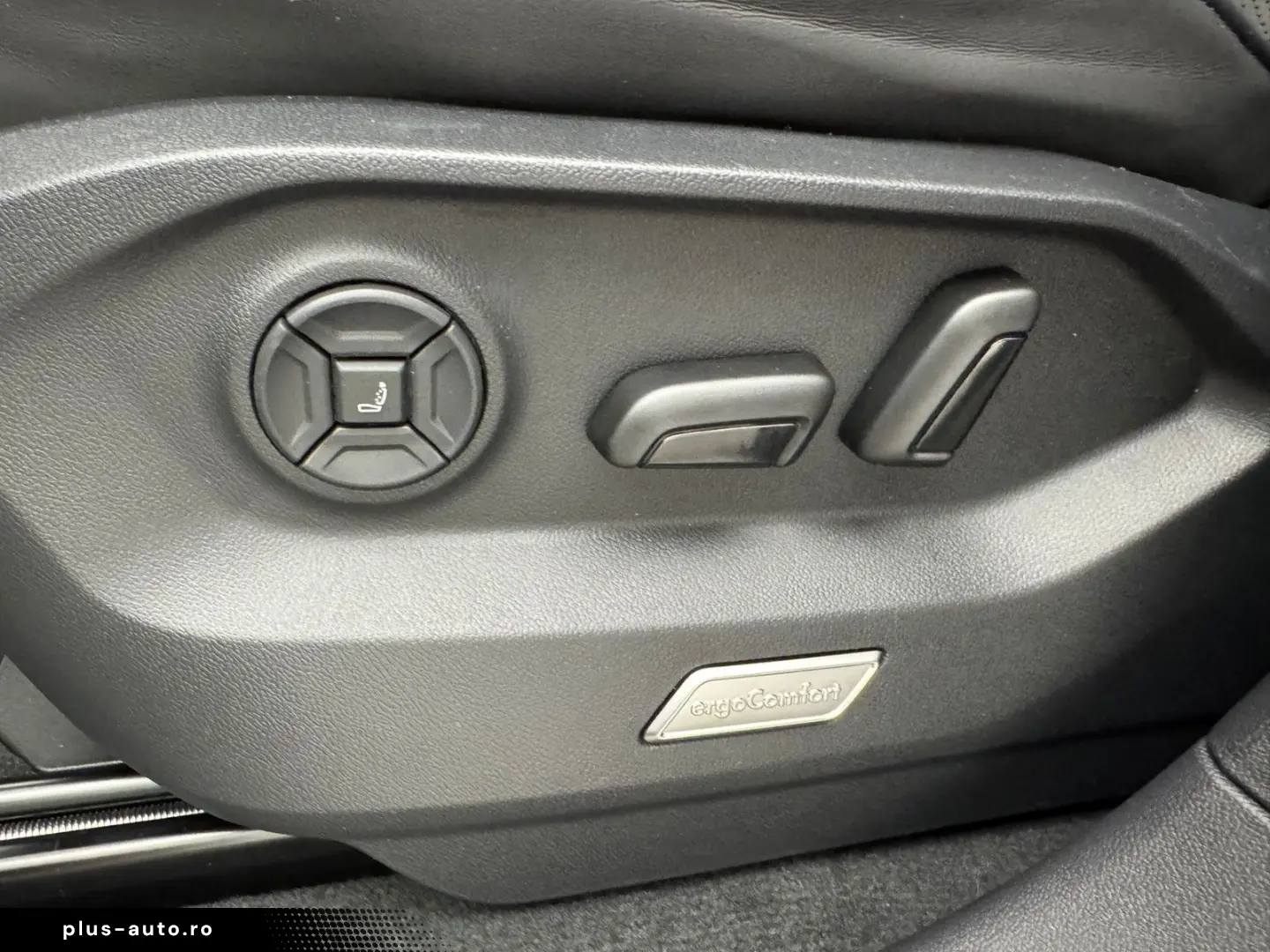 Volkswagen Touareg R V6 eHybrid 4M