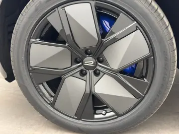 Volkswagen Touareg R V6 eHybrid 4M