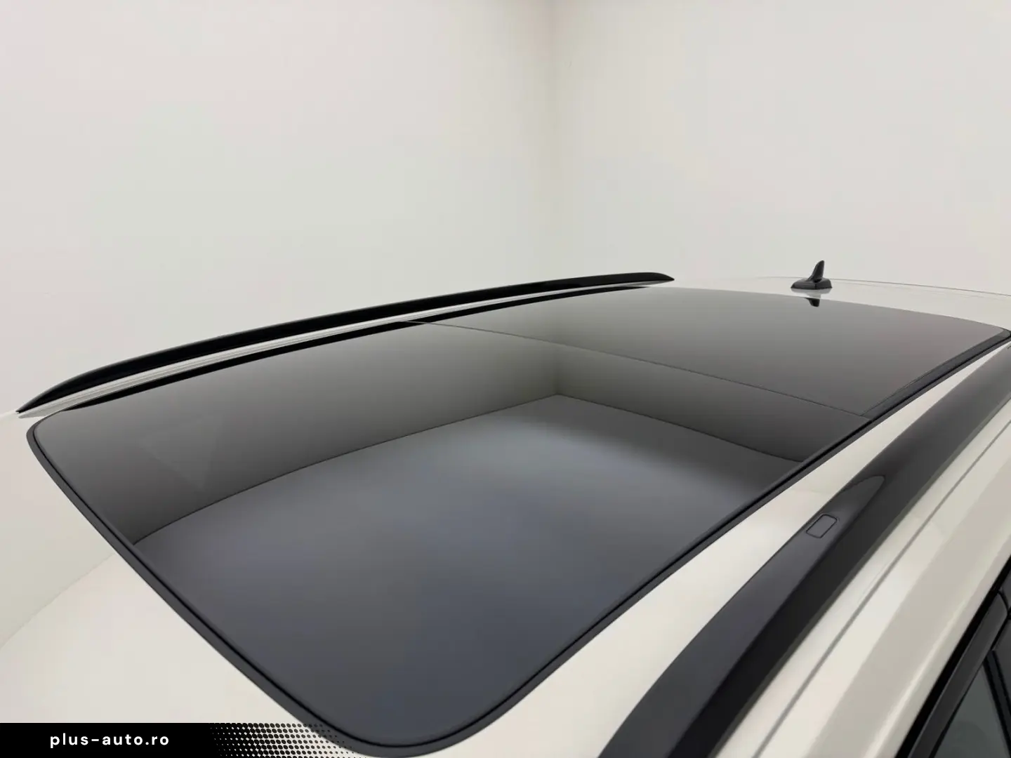 Volkswagen Touareg R V6 eHybrid 4M