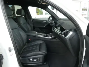 BMW X7 xDrive 40 i M Sport Pro 360  Panorama Head-Up