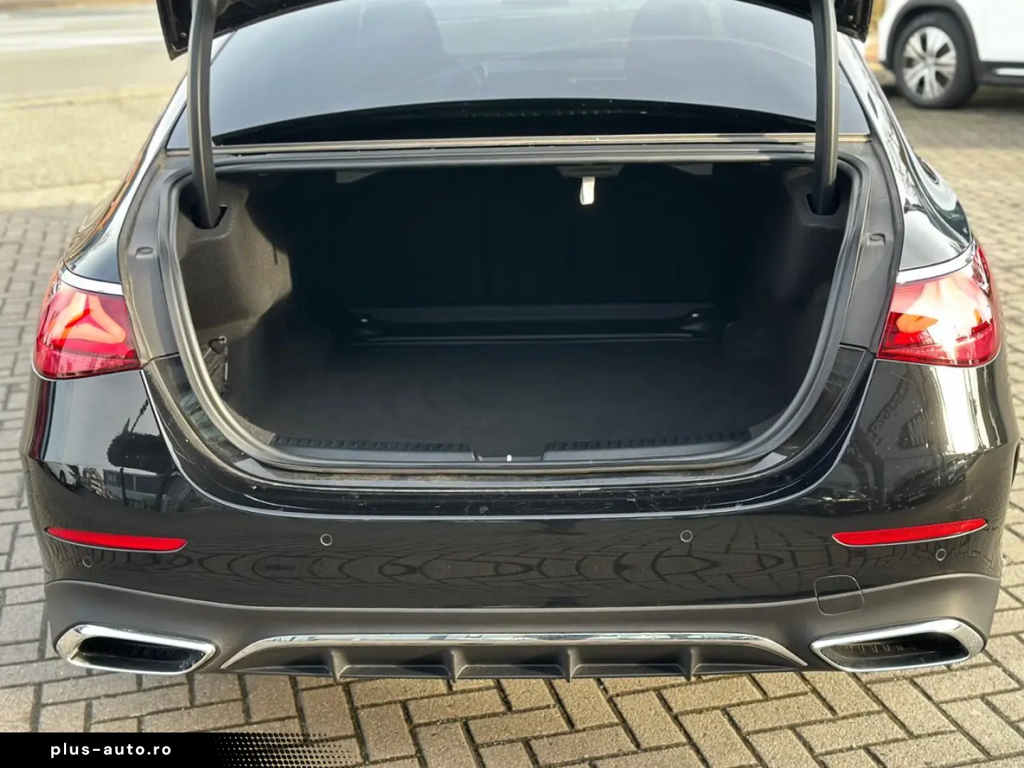 MERCEDES-BENZ E 450 d 4M AMG Digital Light Memory Distronic