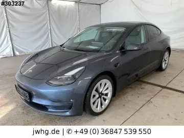 TESLA Model 3 Dual AWD Wärmepumpe Autopilot Pano