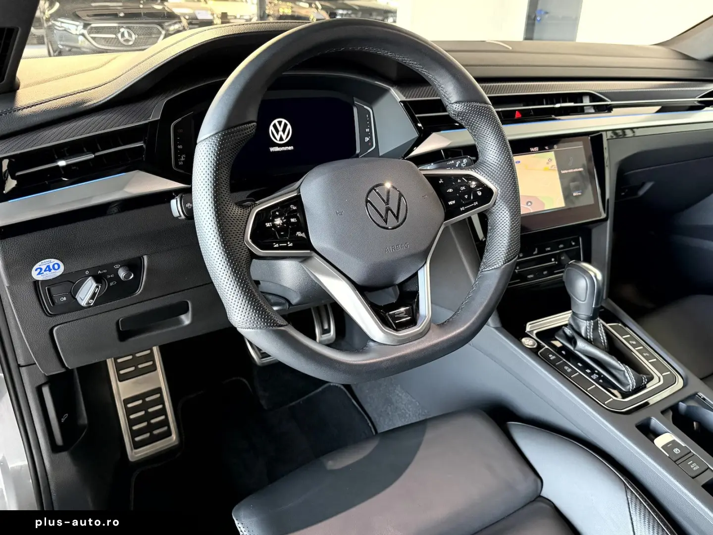 VW Arteon Shooting Brake 2.0TSI R Line Pano H&K HUD