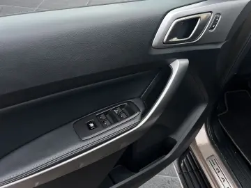 FORD Ranger 2.0l Limited DoKa 4x4 DAB SitzHZ RFK