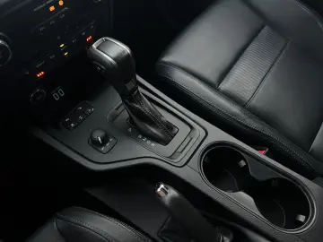 FORD Ranger 2.0l Limited DoKa 4x4 DAB SitzHZ RFK