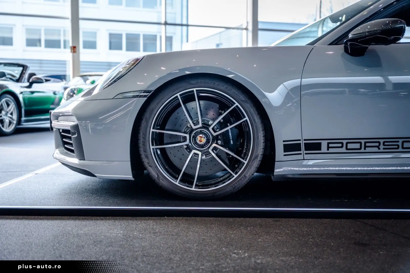 PORSCHE 992 Turbo S  TechArt Carbon Lift Burmester KW