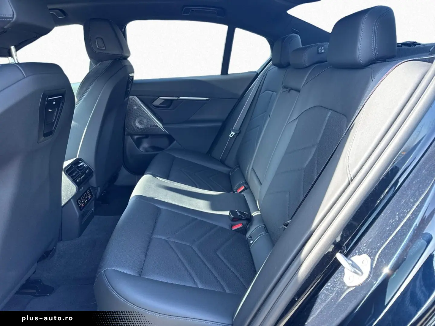 BMW 550e xDr M Sport Pro B&W Pano AHK DAPro 360