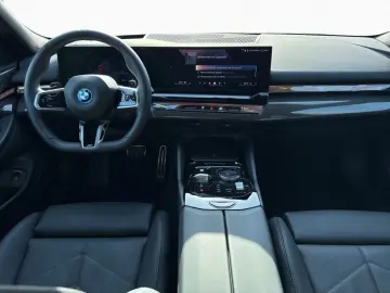 BMW 550e xDr M Sport Pro B&W Pano AHK DAPro 360