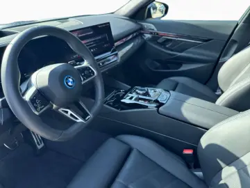 BMW 550e xDr M Sport Pro B&W Pano AHK DAPro 360