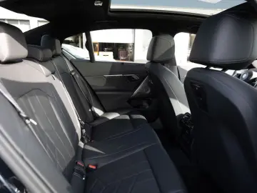 BMW 550e xDrive M-Sport Pro PANO AHK HUD 360  LED