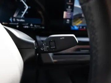 BMW 550e xDrive M-Sport Pro PANO AHK HUD 360  LED