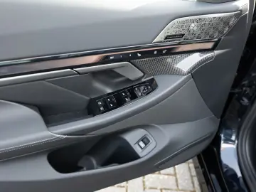 BMW 550e xDrive M-Sport Pro PANO AHK HUD 360  LED