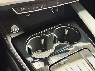 Audi A4 TFSI quattro S line RS-Sitze B&O HUD MATRIX