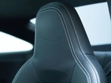 PORSCHE 911 Turbo S LIFT CHRONO PPF BOSE PANO KERAMIKPAS