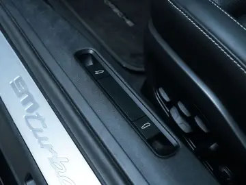 PORSCHE 911 Turbo S LIFT CHRONO PPF BOSE PANO KERAMIKPAS