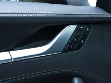 PORSCHE 911 Turbo S LIFT CHRONO PPF BOSE PANO KERAMIKPAS