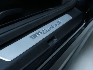 PORSCHE 911 Turbo S LIFT CHRONO PPF BOSE PANO KERAMIKPAS