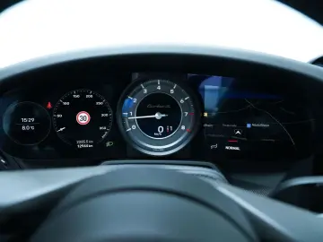 PORSCHE 911 Turbo S LIFT CHRONO PPF BOSE PANO KERAMIKPAS