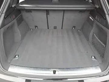 AUDI Q5 55 TFSIe quattro S tronic S line  AHK Stadt P