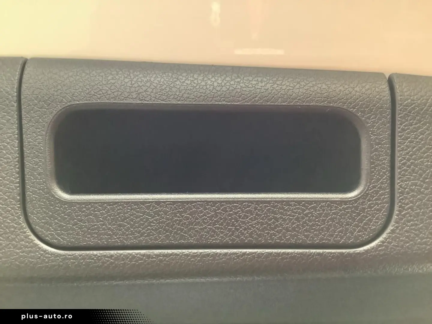 MERCEDES-BENZ E 200 Limousine AMG Night Digital Superscreen