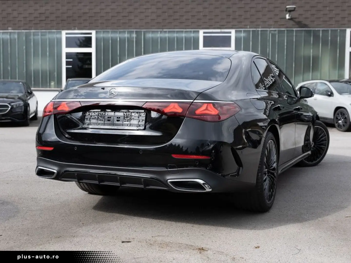 MERCEDES-BENZ E200 AMG-Sport LED 360 Pano Night Totw Distr