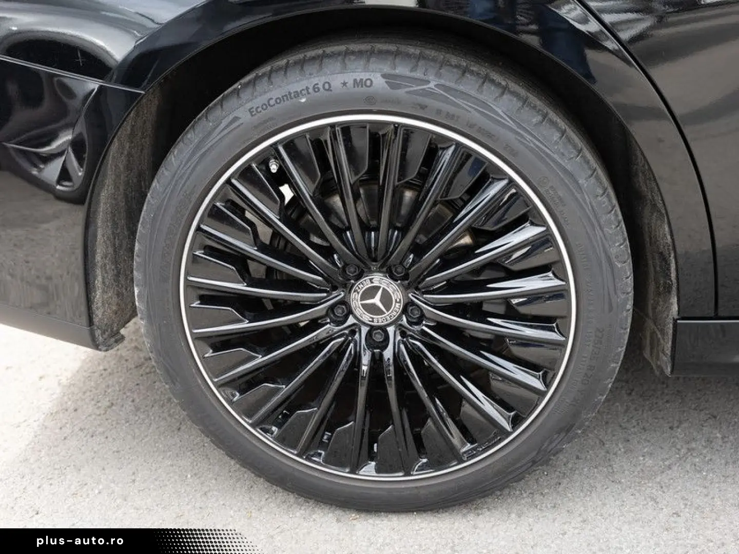 MERCEDES-BENZ E200 AMG-Sport LED 360 Pano Night Totw Distr