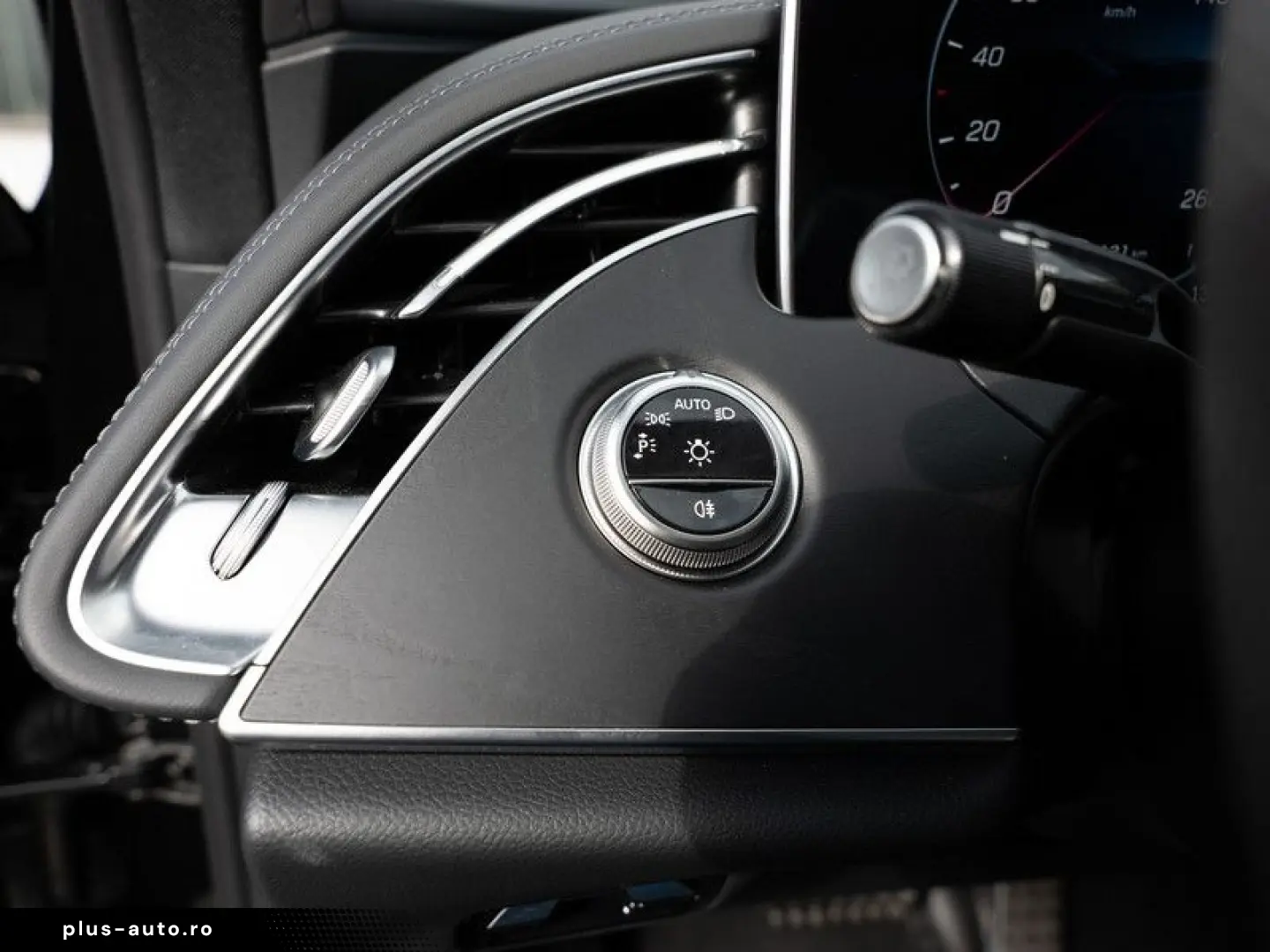 MERCEDES-BENZ E200 AMG-Sport LED 360 Pano Night Totw Distr