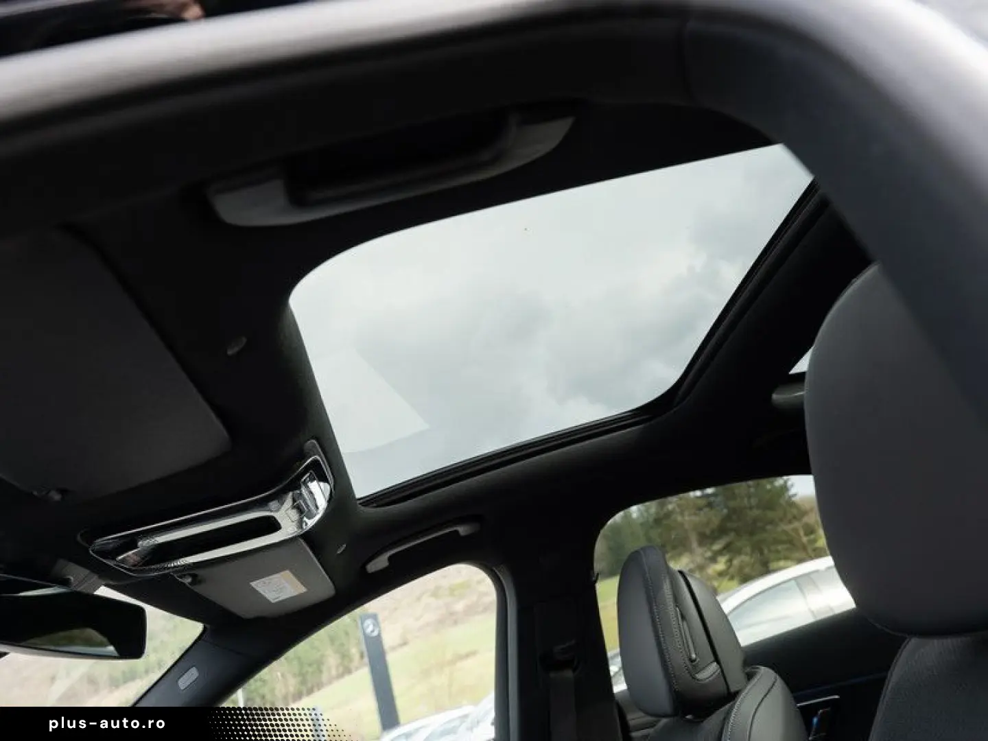 MERCEDES-BENZ E200 AMG-Sport LED 360 Pano Night Totw Distr