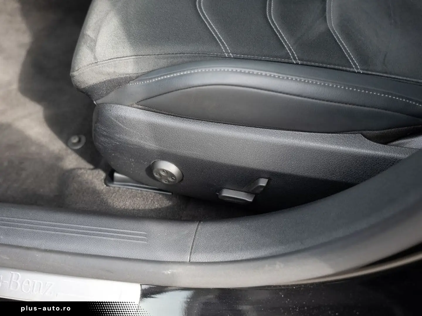 MERCEDES-BENZ E200 AMG-Sport LED 360 Pano Night Totw Distr