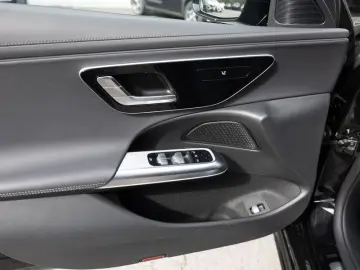 MERCEDES-BENZ E200 AMG-Sport LED 360 Pano Night Totw Distr