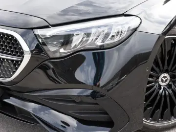 MERCEDES-BENZ E200 AMG-Sport LED 360 Pano Night Totw Distr