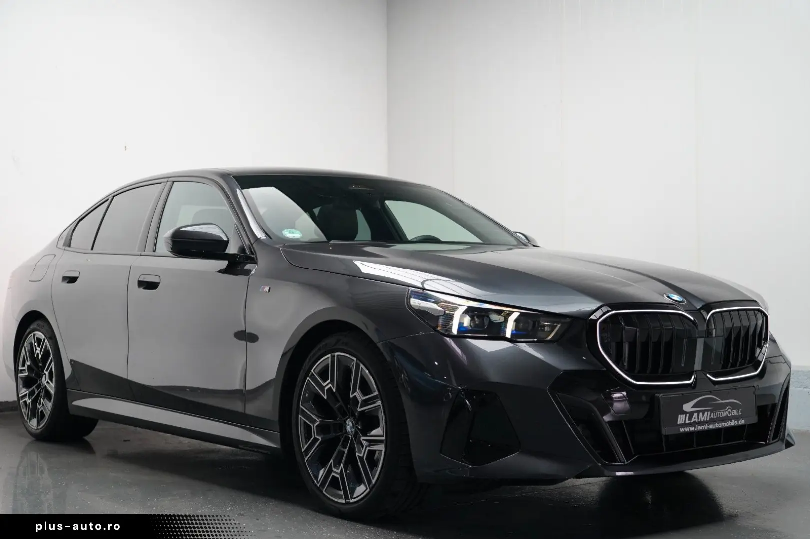 BMW 520d xDrive M Sport PANO AHK 360 HUD KEY H&K