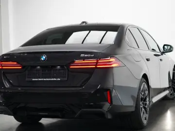 BMW 520d xDrive M Sport PANO AHK 360 HUD KEY H&K