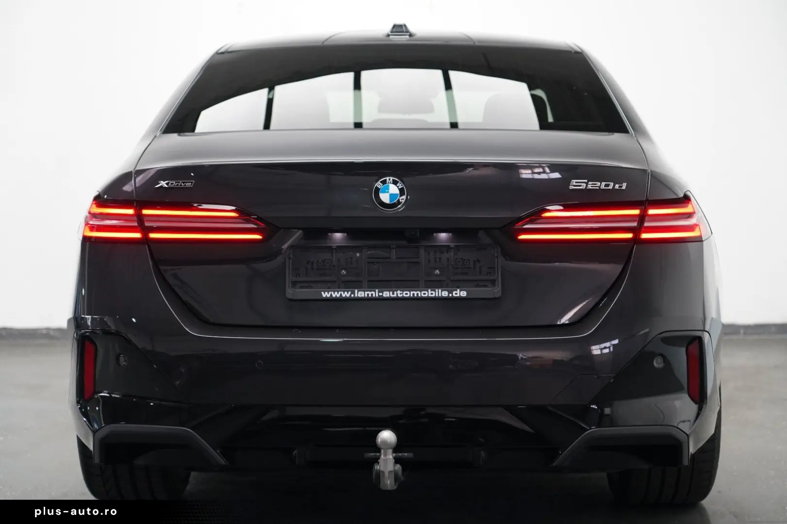 BMW 520d xDrive M Sport PANO AHK 360 HUD KEY H&K