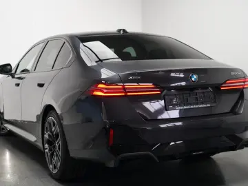BMW 520d xDrive M Sport PANO AHK 360 HUD KEY H&K