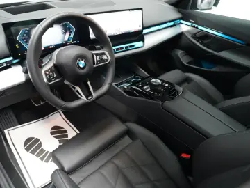 BMW 520d xDrive M Sport PANO AHK 360 HUD KEY H&K
