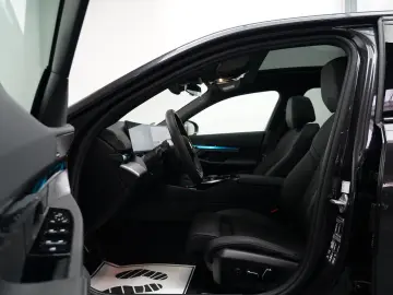 BMW 520d xDrive M Sport PANO AHK 360 HUD KEY H&K