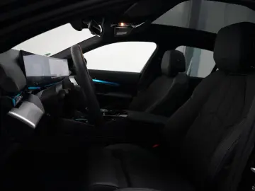 BMW 520d xDrive M Sport PANO AHK 360 HUD KEY H&K