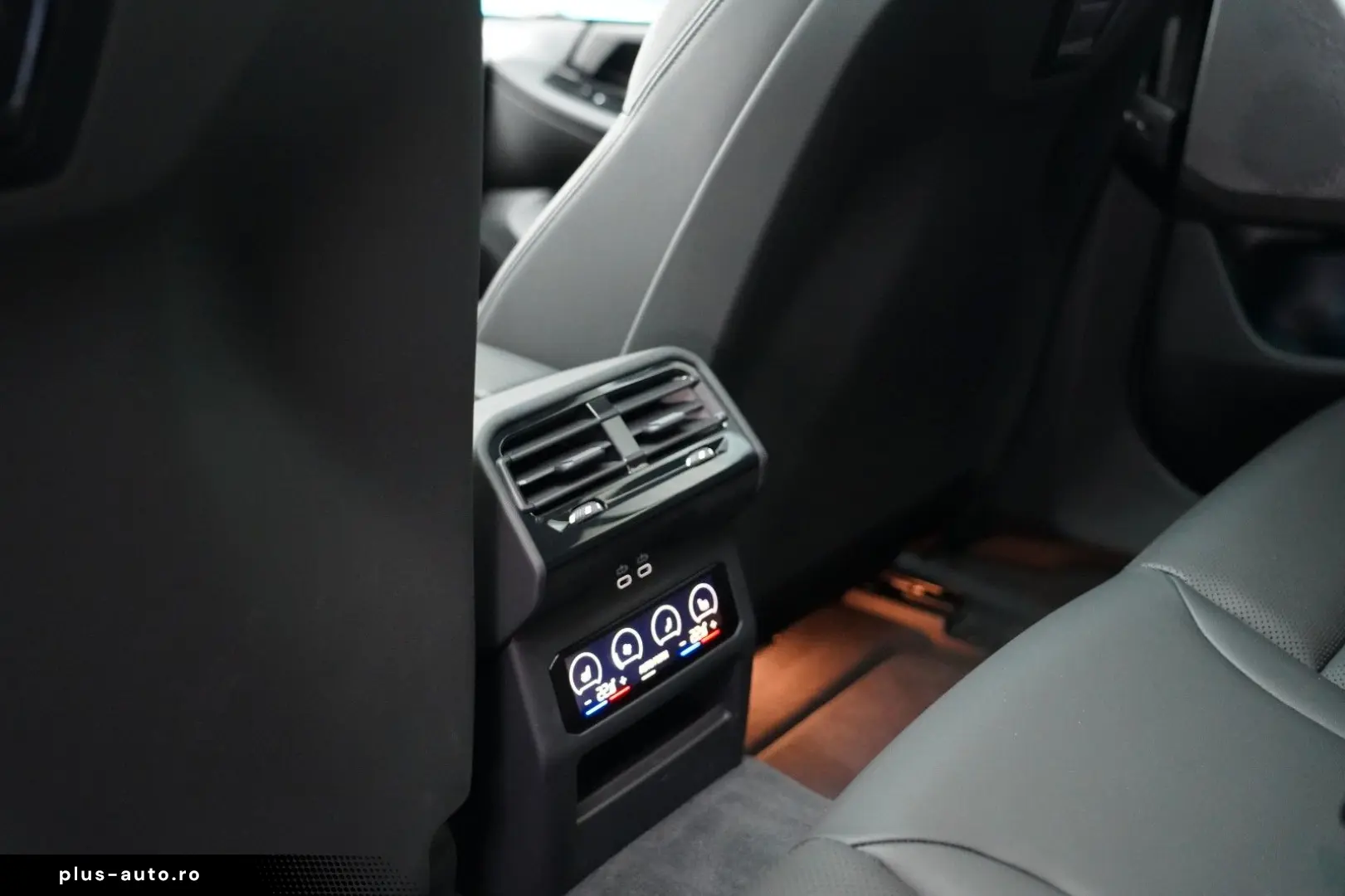 BMW 520d xDrive M Sport PANO AHK 360 HUD KEY H&K