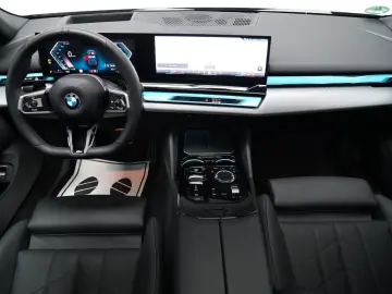 BMW 520d xDrive M Sport PANO AHK 360 HUD KEY H&K