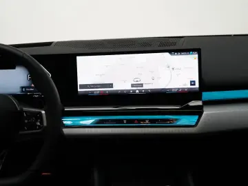 BMW 520d xDrive M Sport PANO AHK 360 HUD KEY H&K