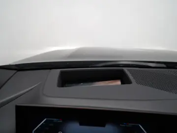 BMW 520d xDrive M Sport PANO AHK 360 HUD KEY H&K