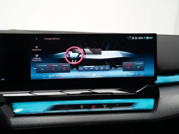 BMW 520d xDrive M Sport PANO AHK 360 HUD KEY H&K