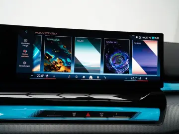 BMW 520d xDrive M Sport PANO AHK 360 HUD KEY H&K