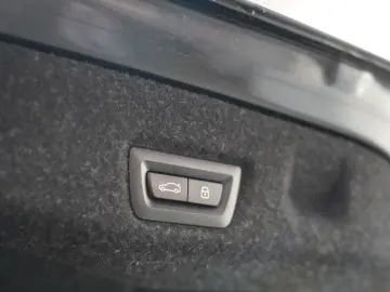 BMW 520d xDrive M Sport PANO AHK 360 HUD KEY H&K