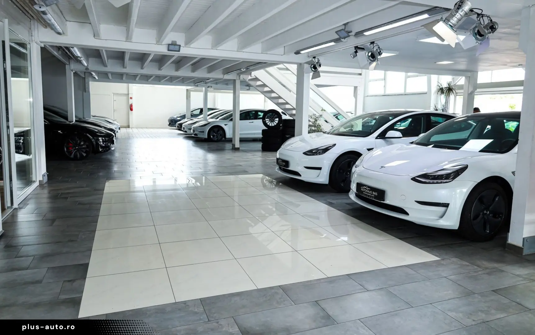 TESLA Model 3 Long Range AWD  1.Hand