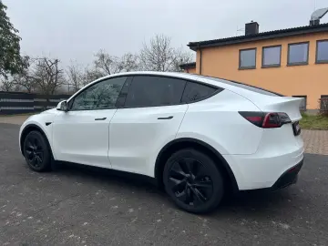 TESLA Model Y Long Range RWD Hinterradantrieb